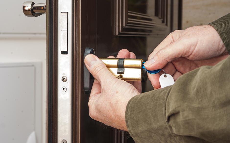 changer barillet de porte Lieusaint